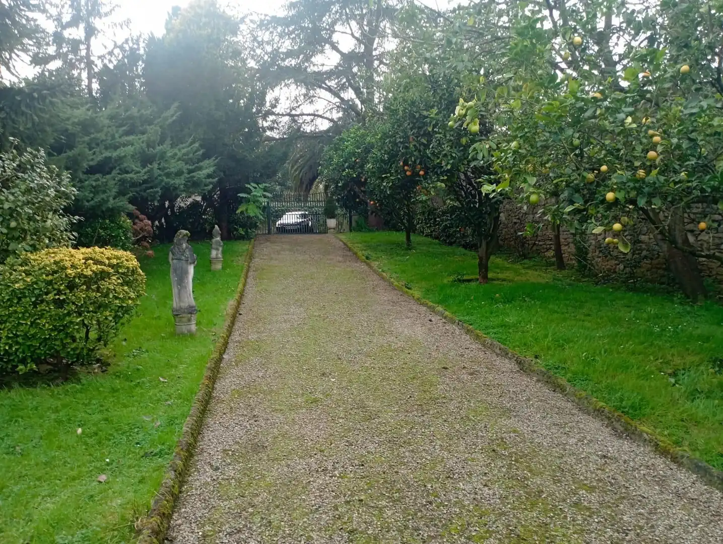 Außenansicht von Country house zum Verkauf in Gijón  mit Klimaanlage, Privatgarten und Terrasse