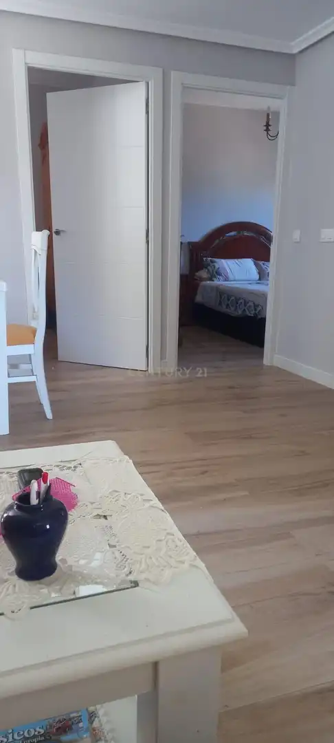Dormitori de Casa o xalet en venda en Sierra de Fuentes amb Jardí privat i Moblat