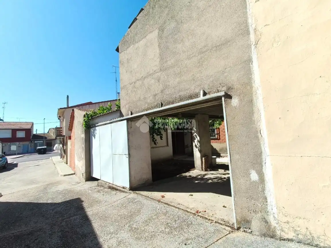 Parking of Houses for sale in Serrada