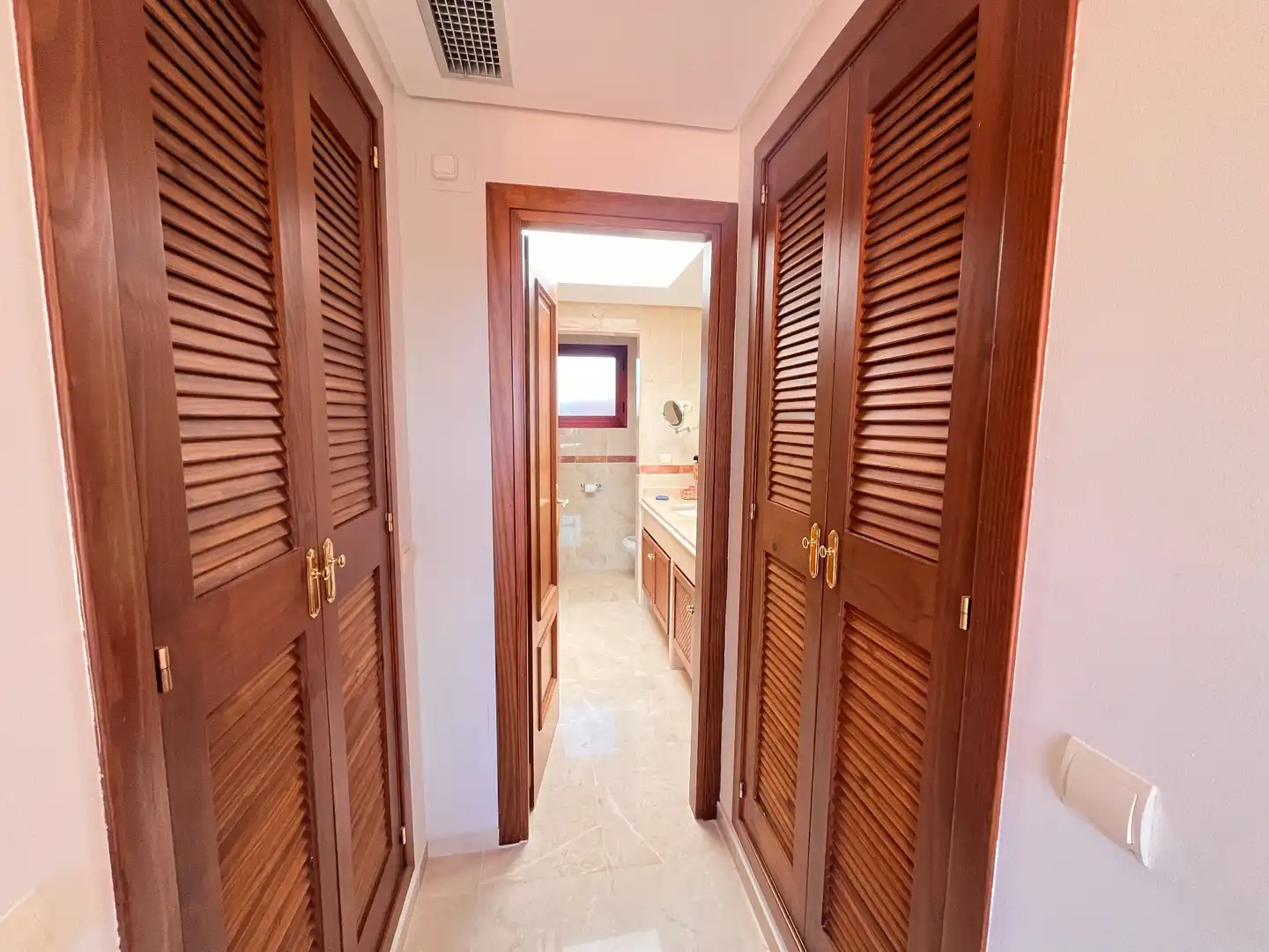 Bathroom of Attic for rent in Marbella  with Air Conditioner, Heating and Terrace