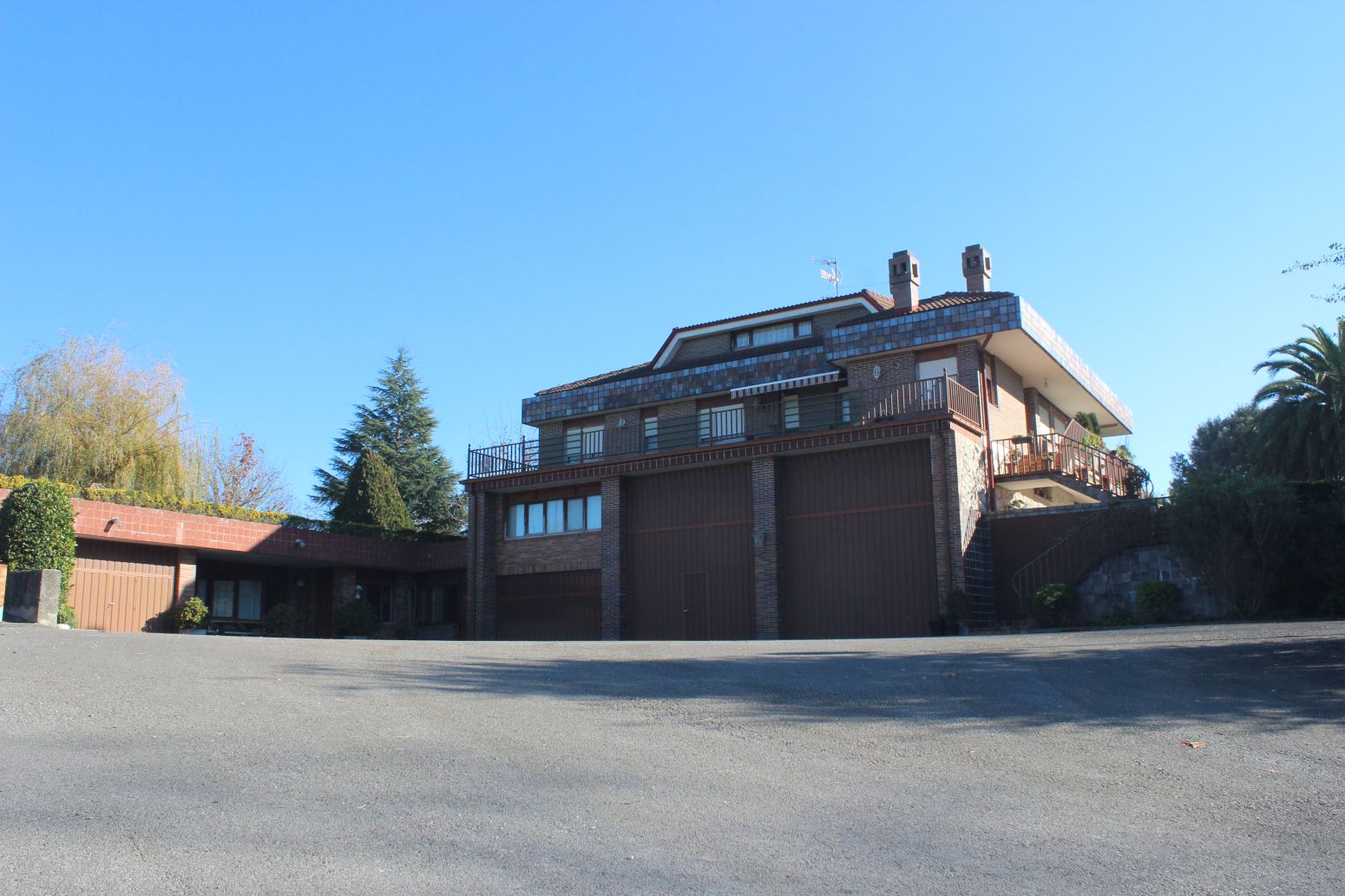 Vista exterior de Casa o chalet en venta en Medio Cudeyo con Calefacción, Trastero y Amueblado