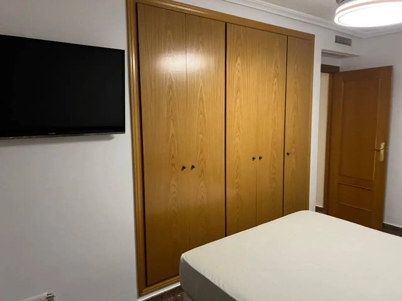 Habitación de Piso de alquiler en Valencia con Aire acondicionado, Calefacción y Amueblado