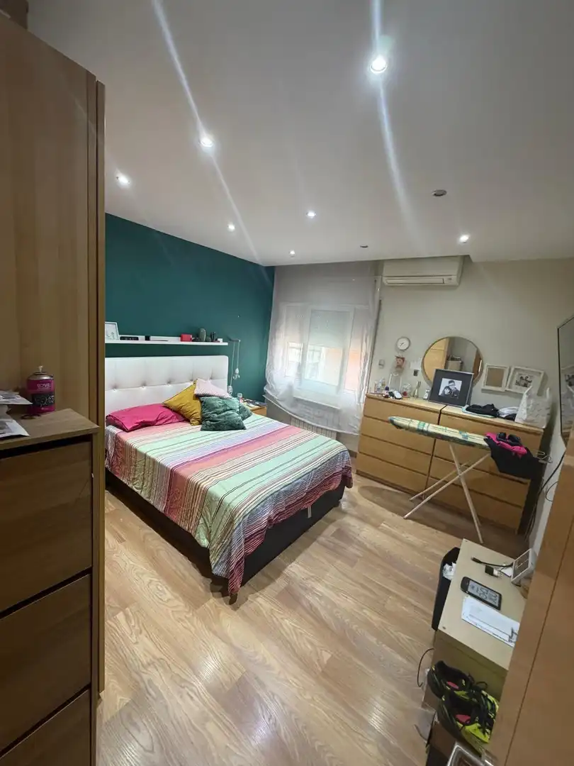 Habitación de Piso en venta en Cornellà de Llobregat con Aire acondicionado, Calefacción y Terraza