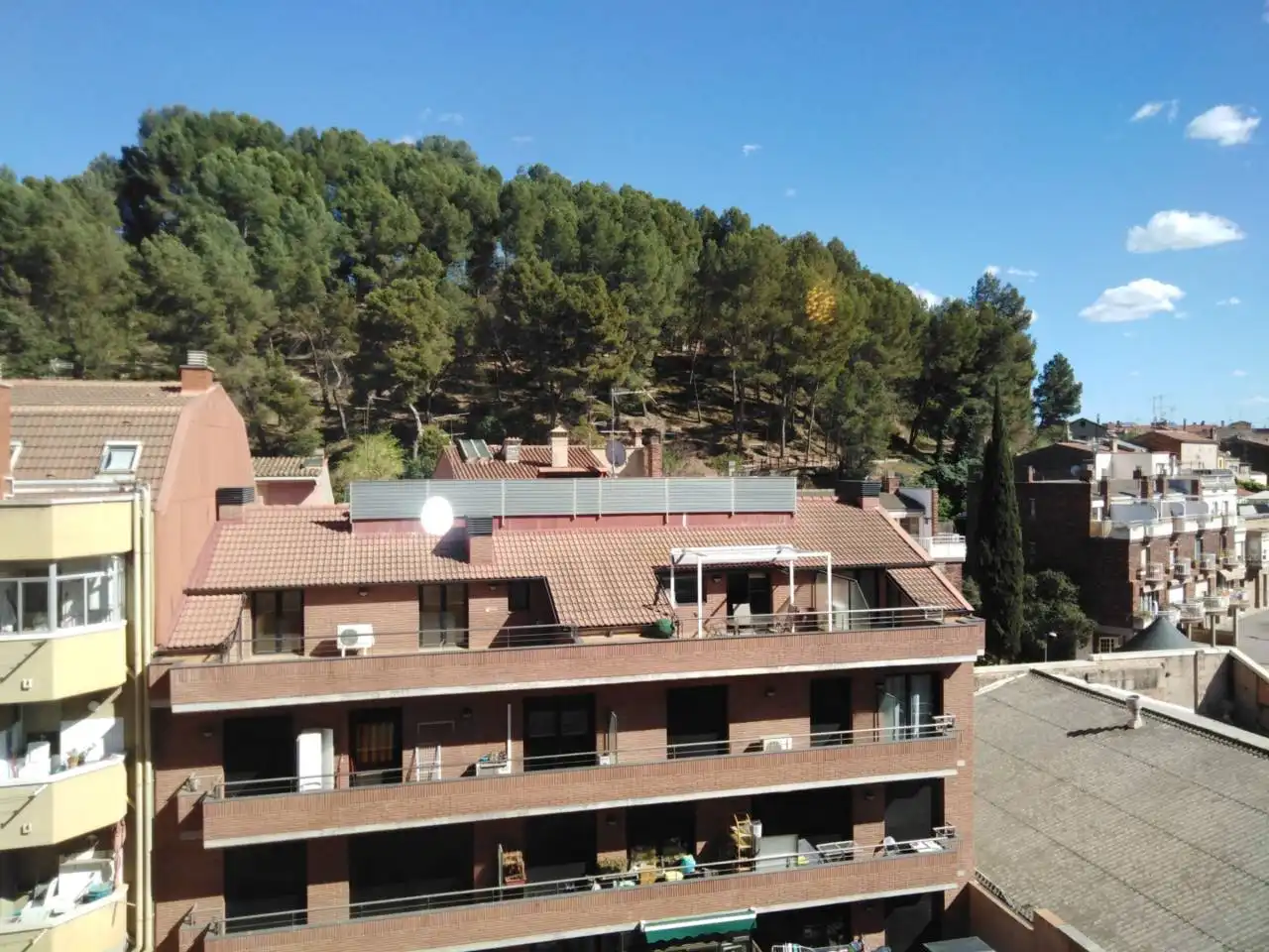 Vista exterior de Pis en venda en Manresa amb Aire condicionat, Parquet i Moblat