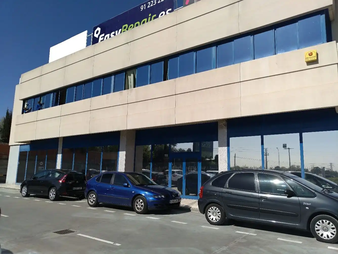 Industrial building to rent in N/A