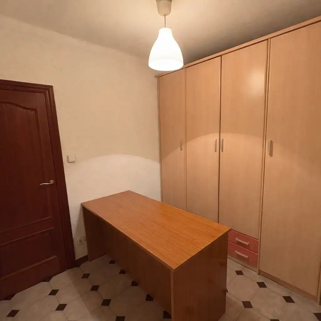 Habitación de Piso en venta en L'Hospitalet de Llobregat con Calefacción, Horno y Alarma