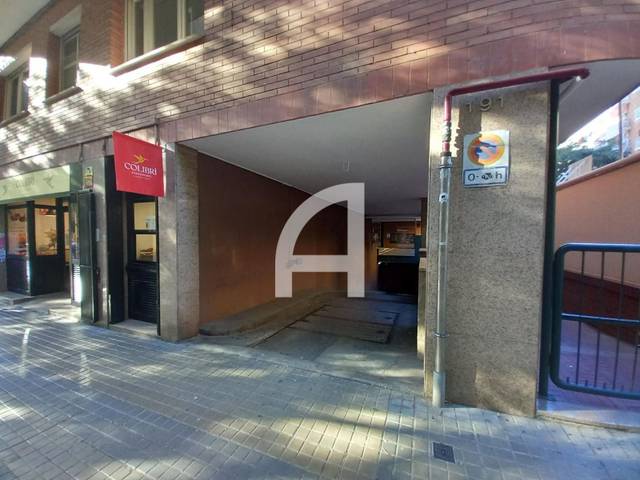 Garaje en Alquiler en Joan Güell en Barri de les Corts