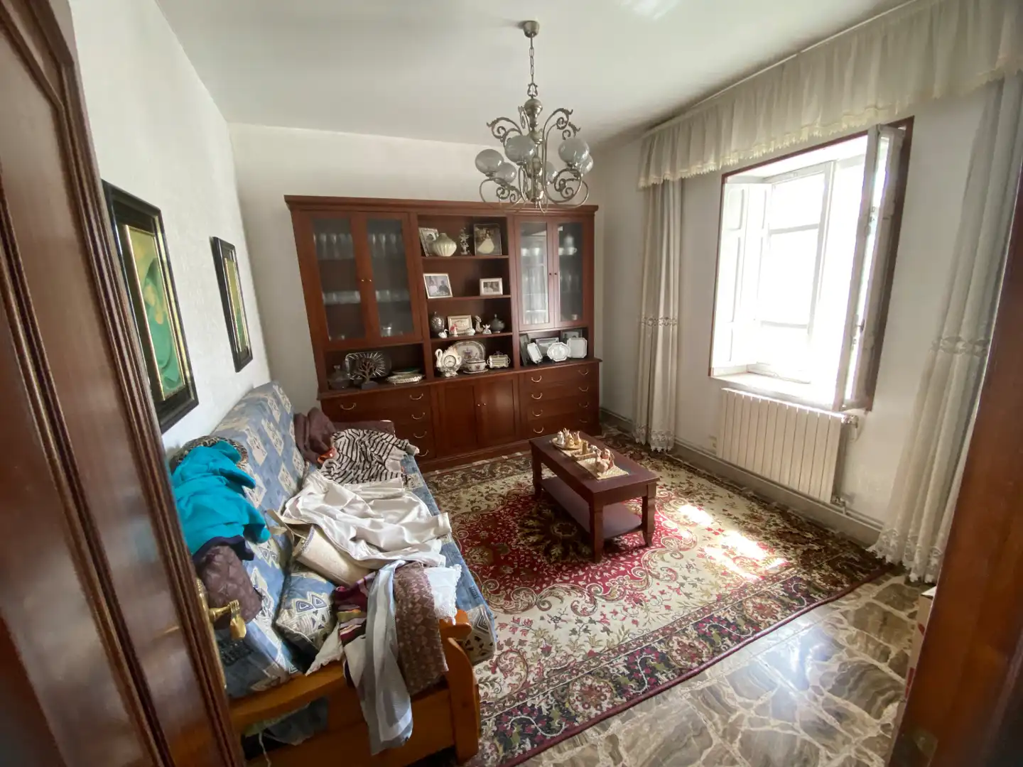 Sala d'estar de Casa o xalet en venda en A Pobra do Caramiñal amb Calefacció, Jardí privat i Parquet