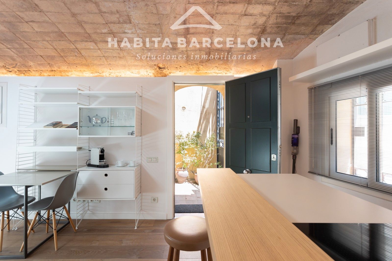 Vista exterior de Casa o xalet de lloguer en  Barcelona Capital amb Aire condicionat, Calefacció i Jardí privat