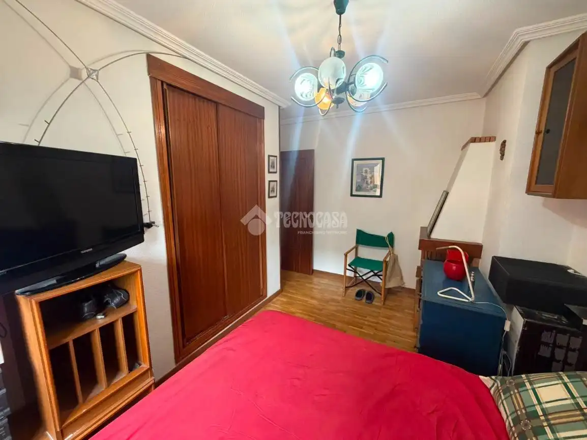 Dormitori de Pis en venda en Valladolid amb Calefacció, Parquet i Terrassa