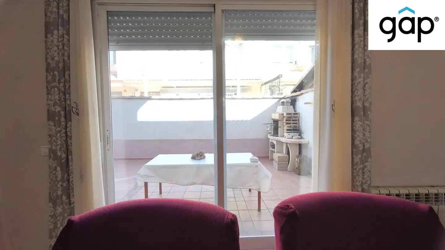 Terrasse von Einfamilien-Reihenhaus zum Verkauf in Horcajo de Santiago mit Heizung, Abstellraum und Möbliert