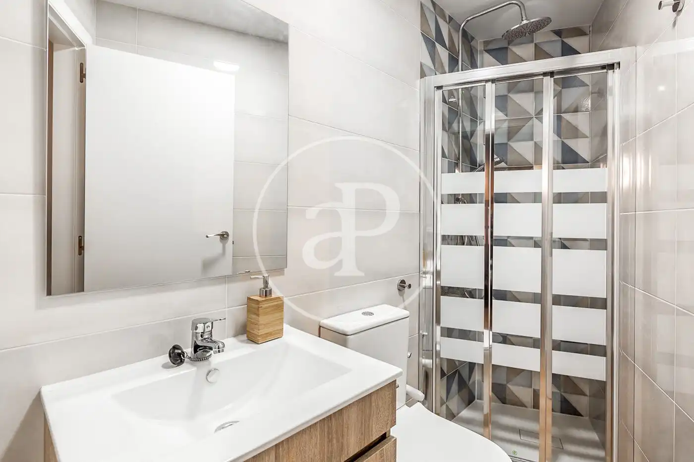 Baño de Loft de alquiler en Valencia con Aire acondicionado, Calefacción y Amueblado