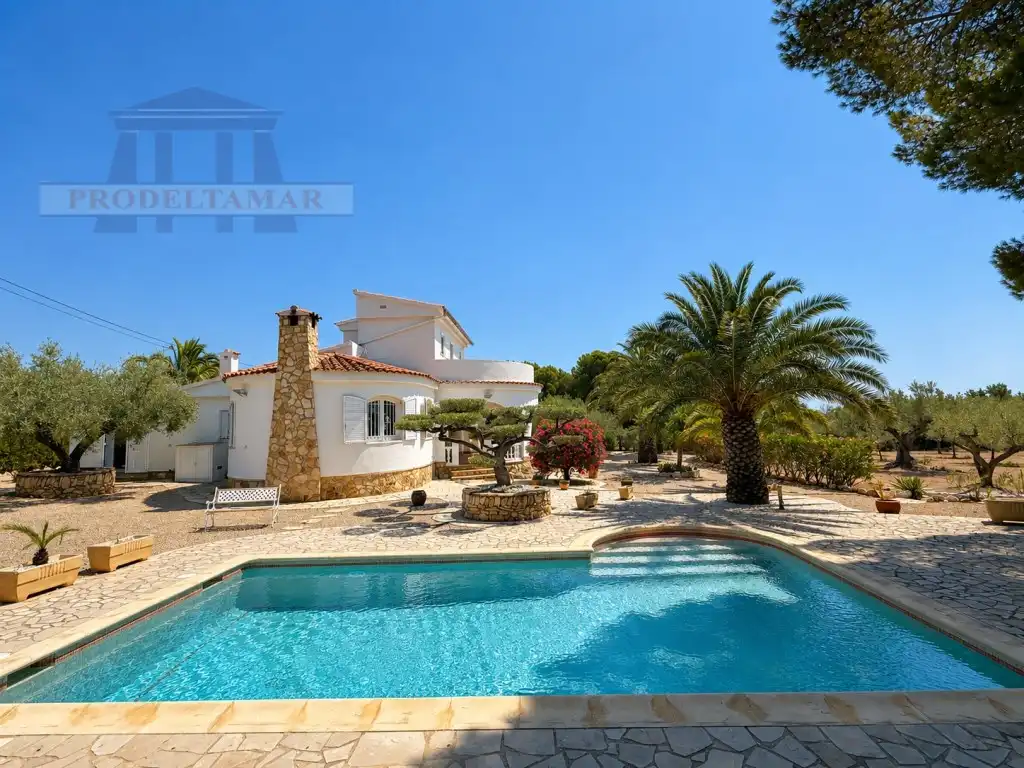 Maison rustique à vendre à poligono