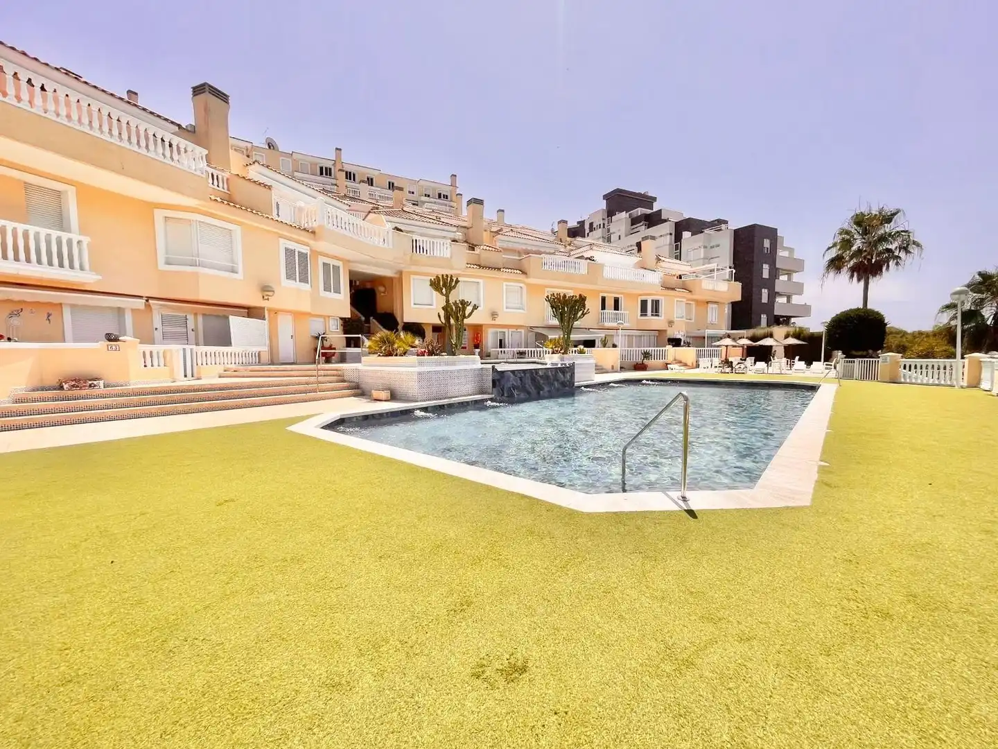 Schwimmbecken von Haus oder Chalet zur Miete in La Manga del Mar Menor mit Klimaanlage, Heizung und Terrasse