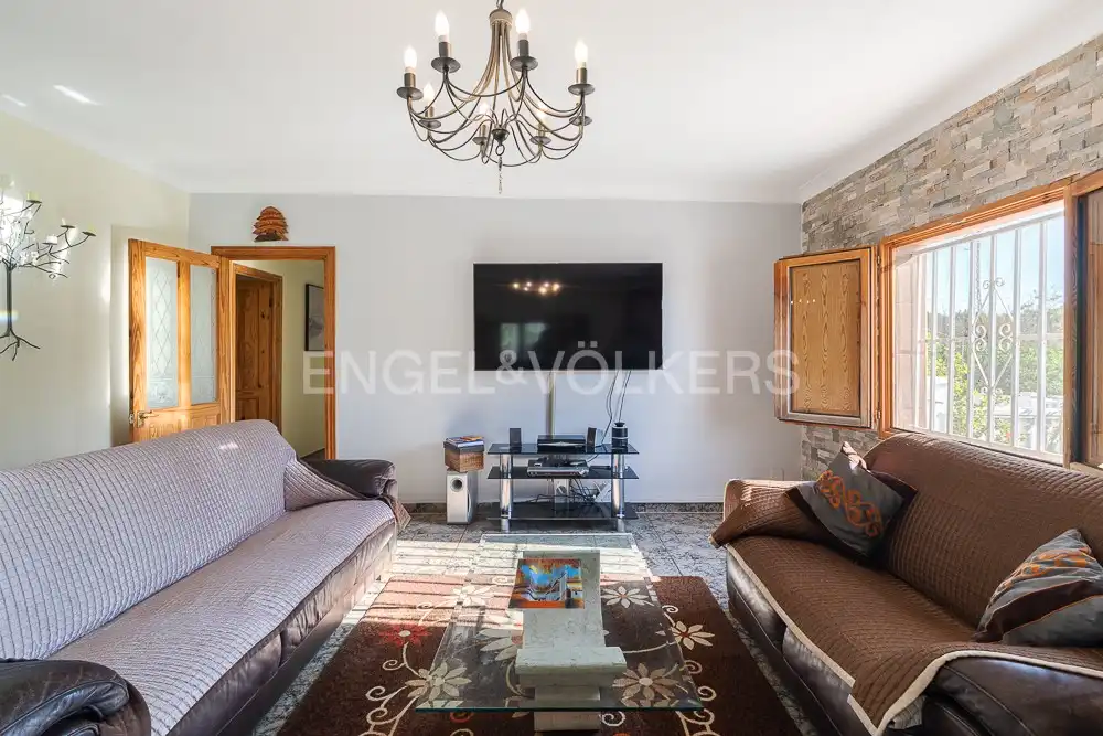 Sala de estar de Casa o chalet de alquiler en Turís con Aire acondicionado, Calefacción y Jardín privado