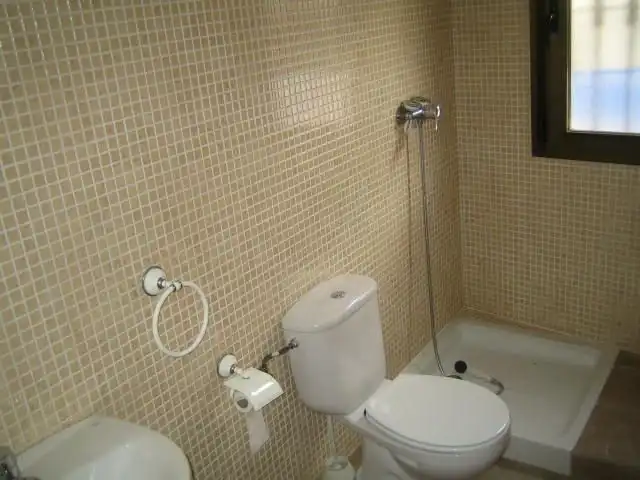 Baño de Apartamento de alquiler en San Agustín del Guadalix con Calefacción, Horno y Lavadora