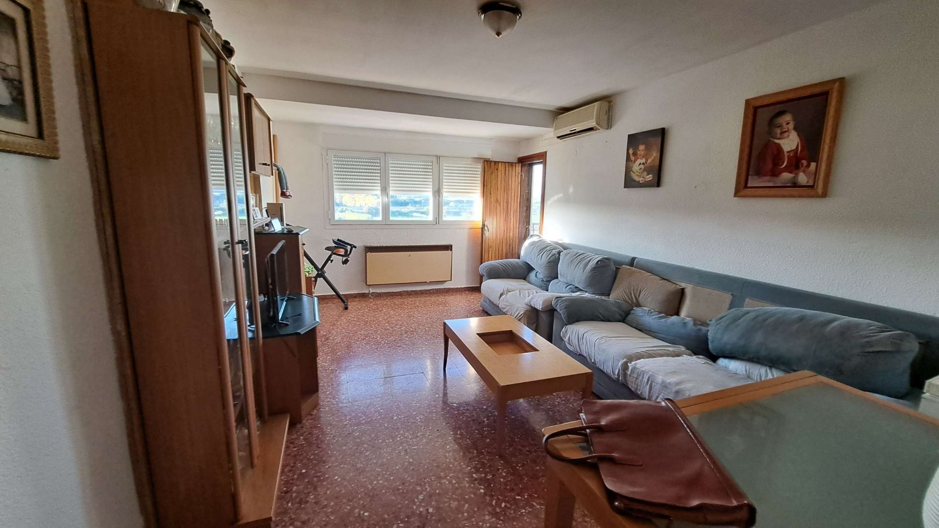 Sala d'estar de Pis en venda en  Zaragoza Capital amb Calefacció i Piscina comunitària