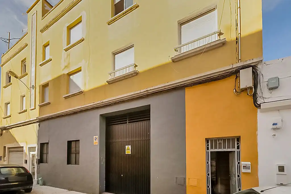 Piso en venta en C/ Castellar, Oliva pueblo