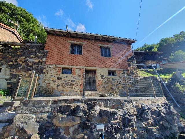 Casa-chalet en Venta en Teverga