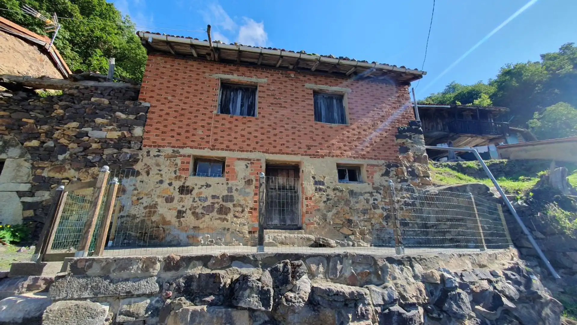 Vista exterior de Casa o chalet en venta en Teverga con Terraza