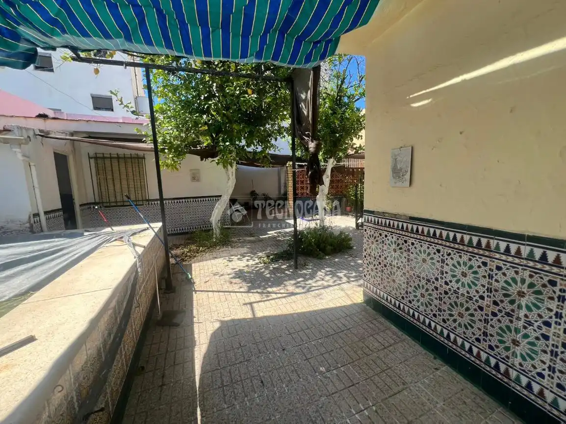 Vista exterior de Casa o xalet en venda en Valencina de la Concepción