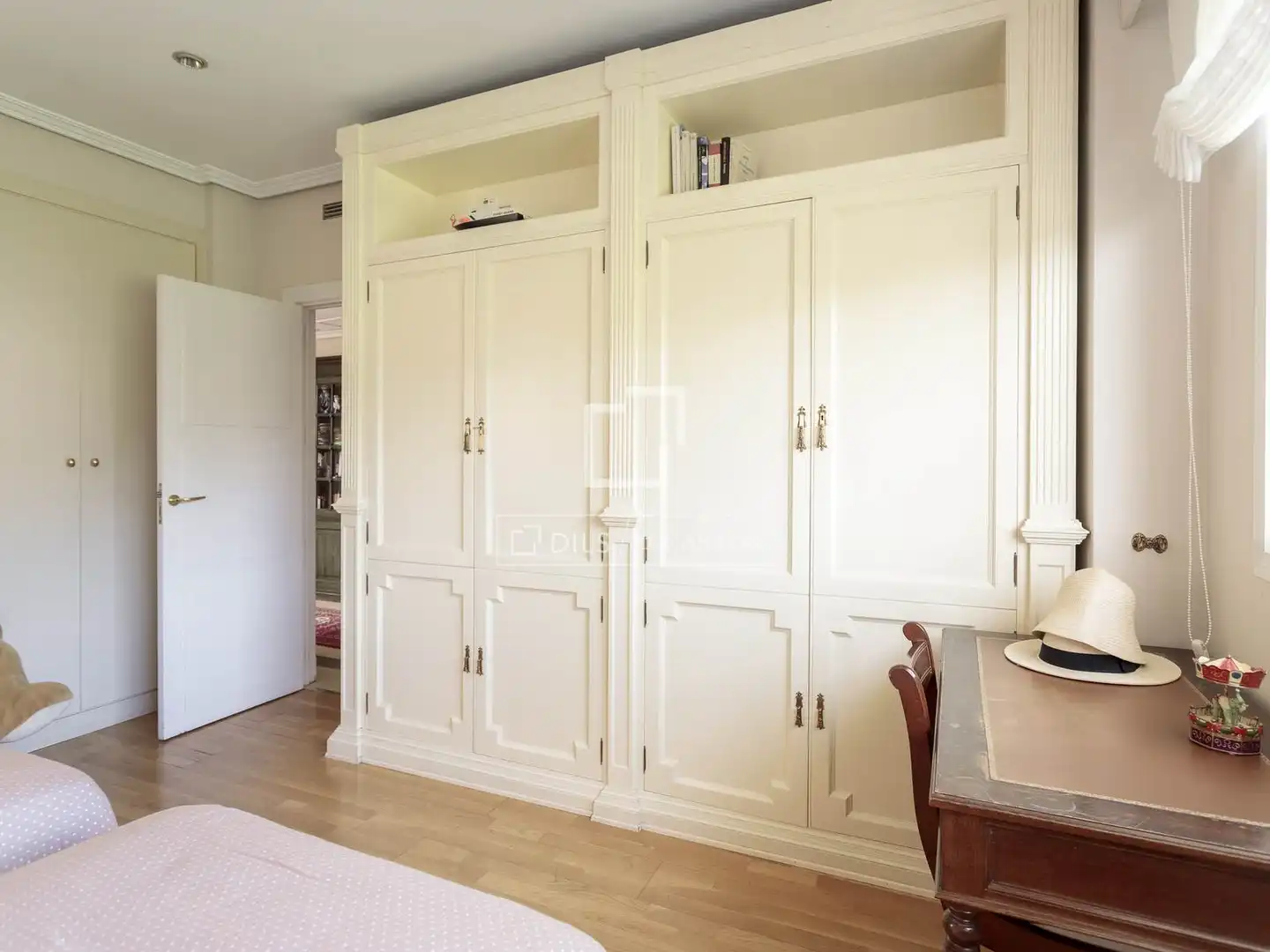 Dormitori de Casa o xalet en venda en Madrid amb Aire condicionat, Calefacció i Moblat