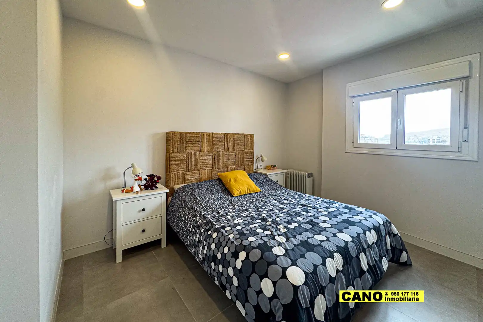 Piso en venta en Paseo de Almeria, Centro