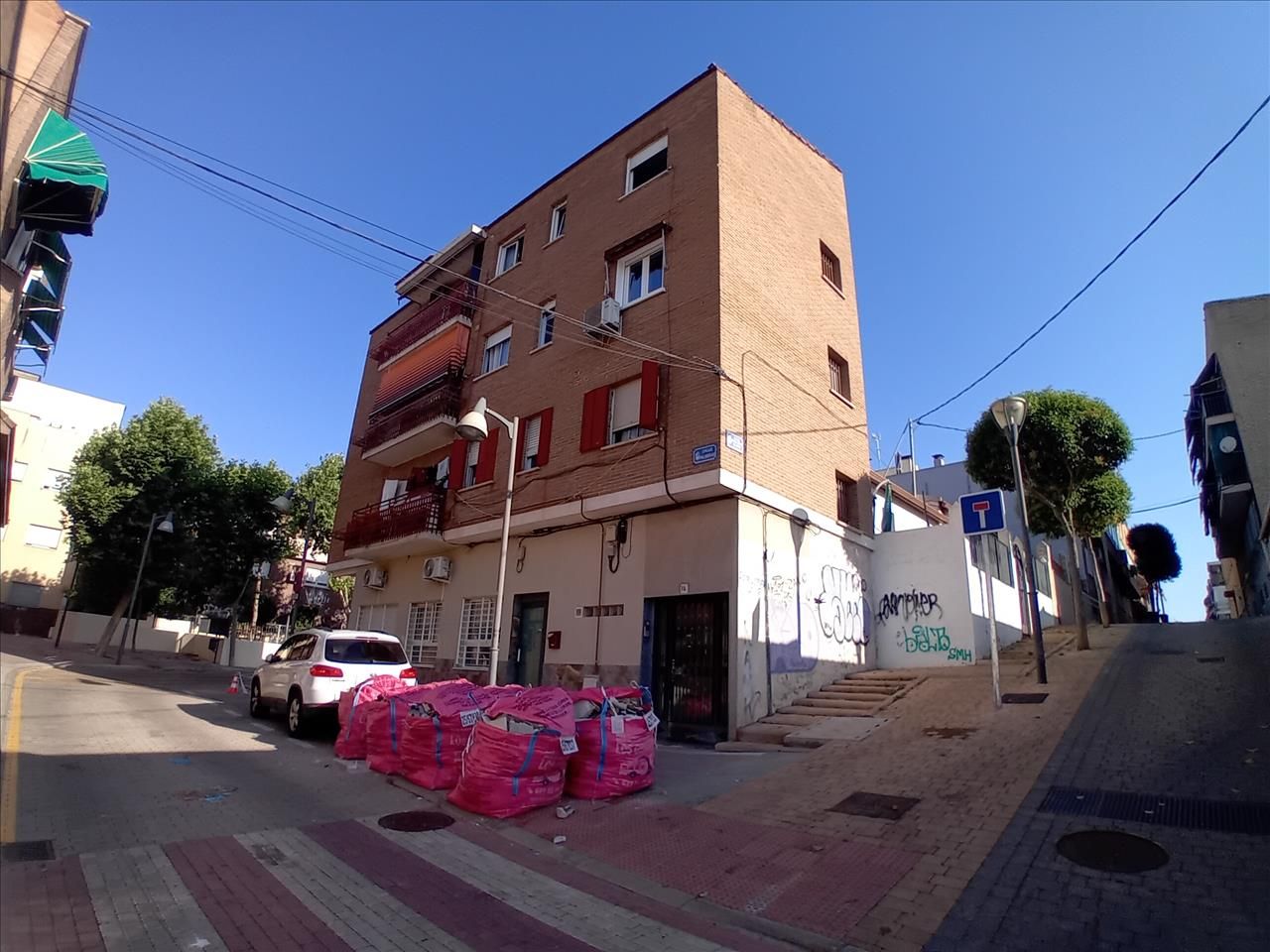 Vista exterior de Pis en venda en San Sebastián de los Reyes amb Terrassa