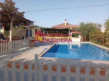 Villa mit Pool zum Verkauf in Fuente Palmera