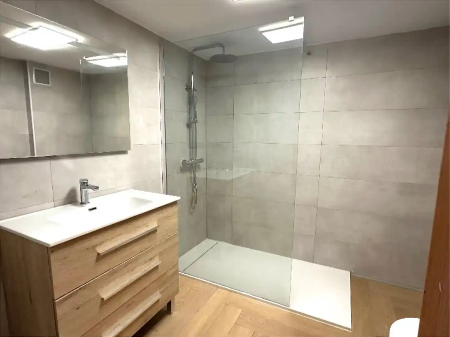 Baño de Piso en venta en Riaño con Trastero y Amueblado
