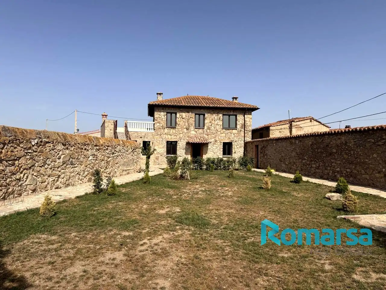 Country homes for rent in Doña Juanita, Gemuño