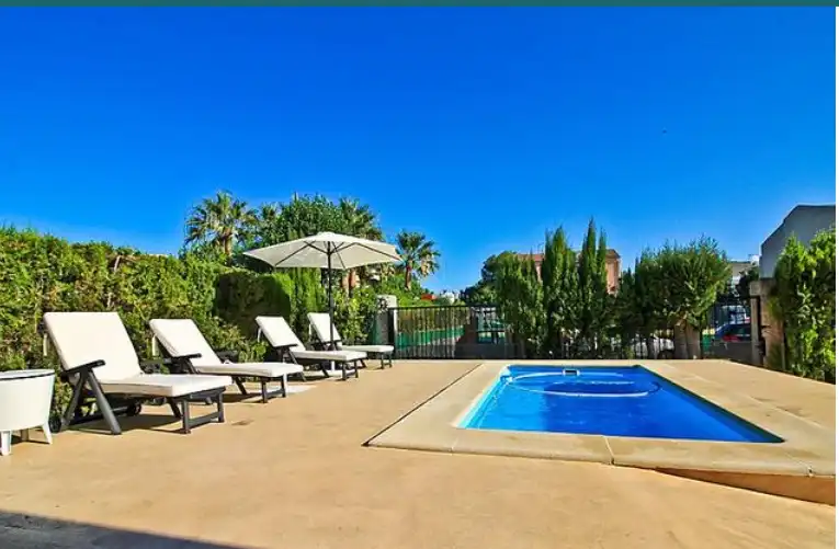 Piscina de Casa o xalet en venda en Alcúdia amb Jardí privat, Terrassa i Moblat