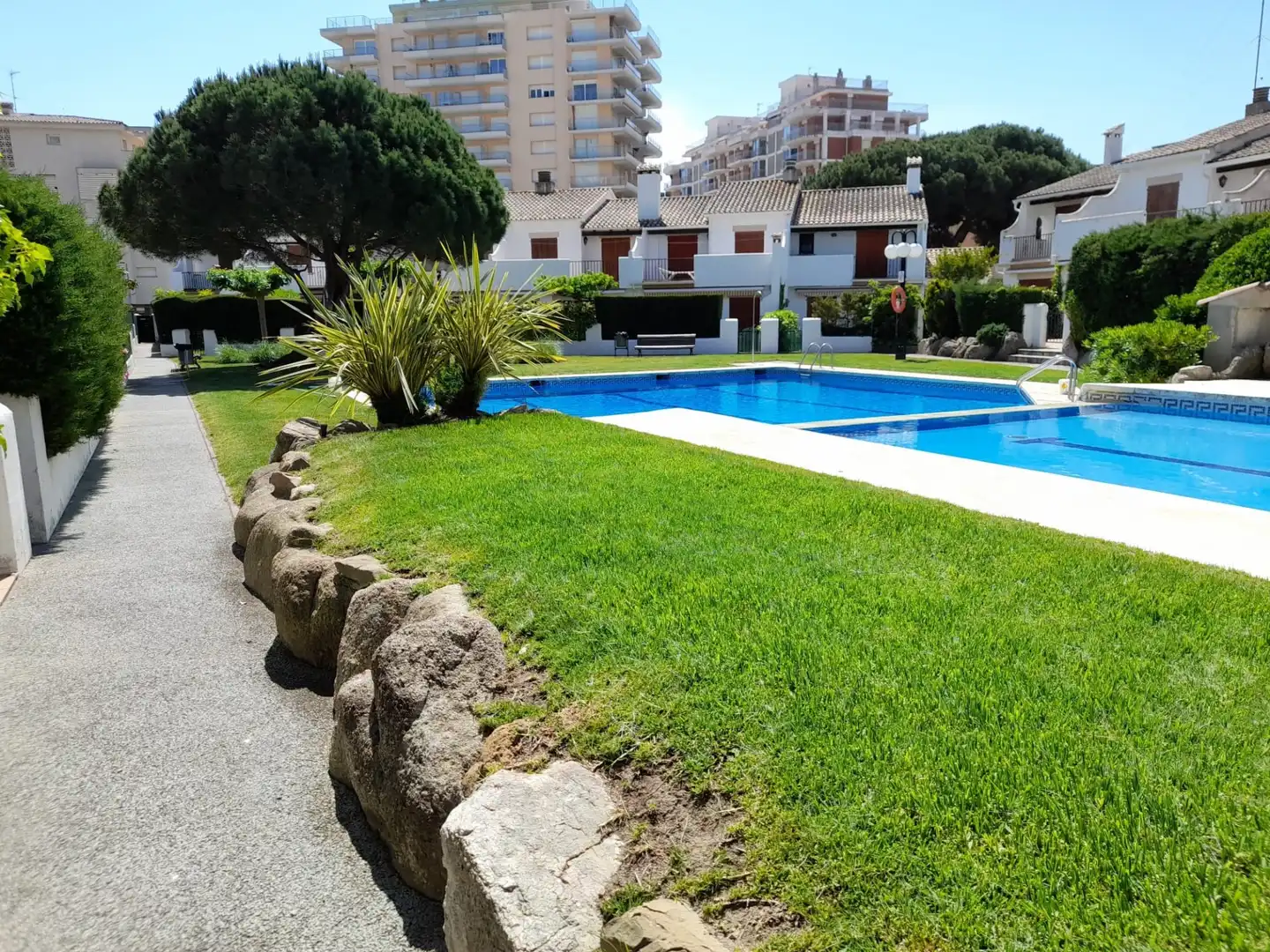 Garten von Einfamilien-Reihenhaus zum Verkauf in Calonge i Sant Antoni mit Heizung, Terrasse und Abstellraum