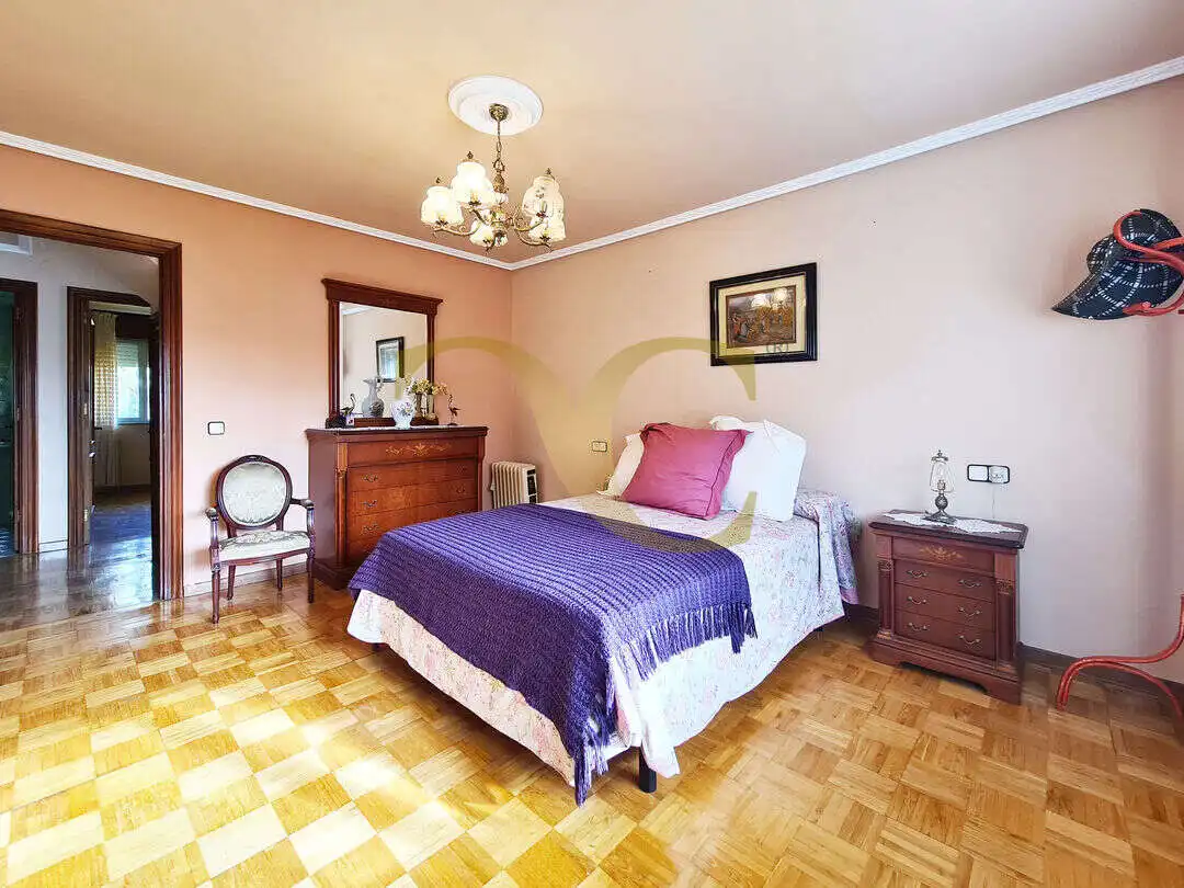 Dormitori de Casa o xalet en venda en Villaviciosa amb Calefacció, Jardí privat i Terrassa