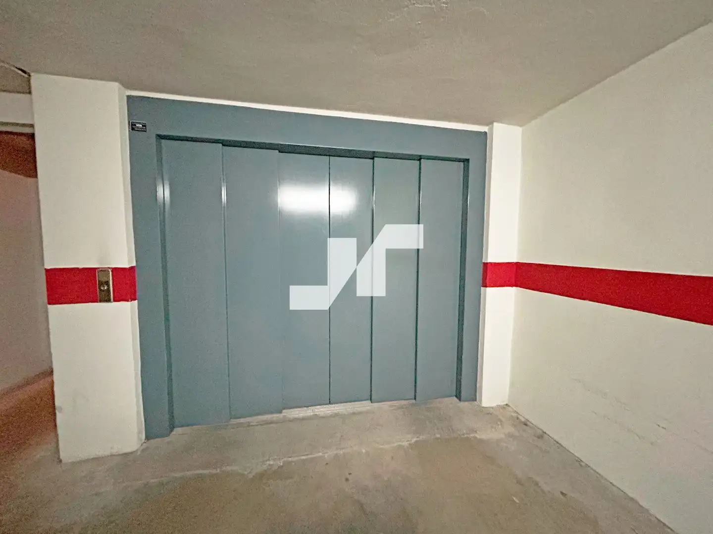 Parking of Flat for sale in Vila-real  with Air Conditioner, Heating and Terrace