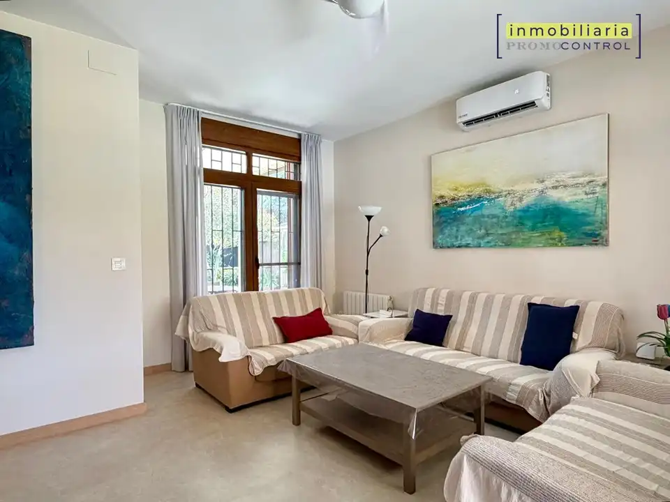 Sala d'estar de Casa o xalet en venda en Zuera amb Aire condicionat, Calefacció i Jardí privat