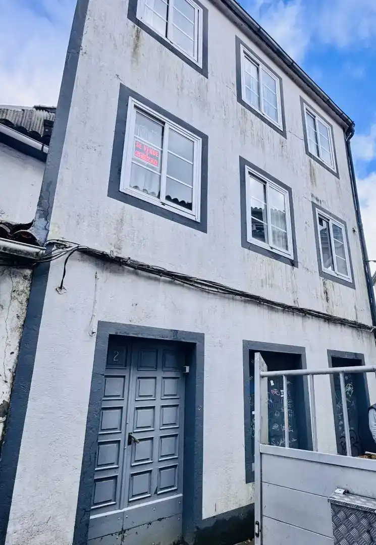 Vista exterior de Casa adosada en venda en Santiago de Compostela 