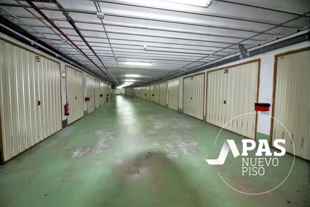 Parking de Piso en venta en Santander con Aire acondicionado, Calefacción y Jardín privado