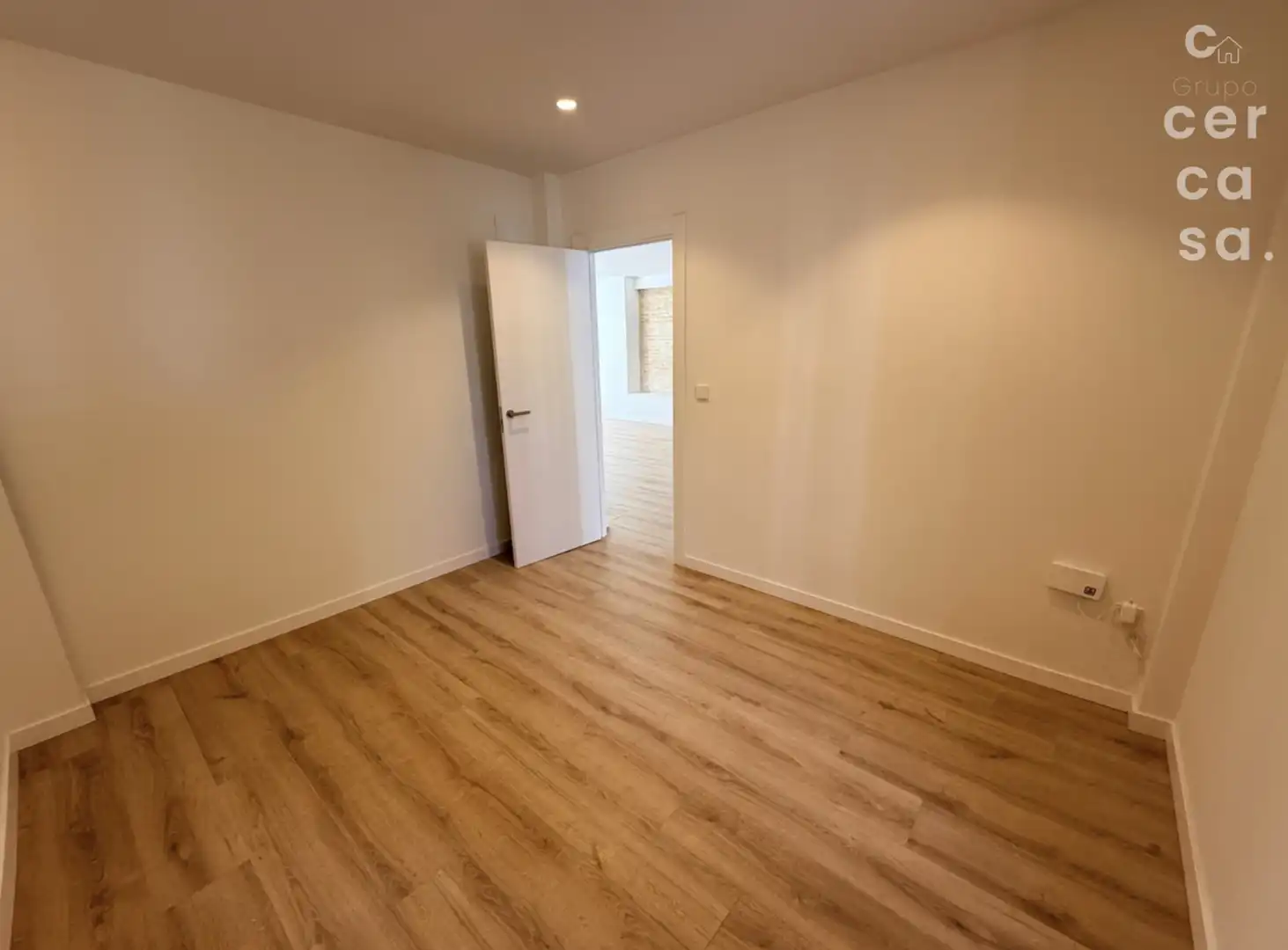 Houses for sale in Valencia  with Air Conditioner and Terrace