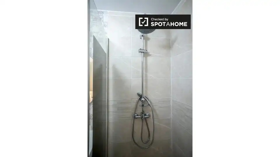 Baño de Piso de alquiler en Valencia con Aire acondicionado, Calefacción y Amueblado