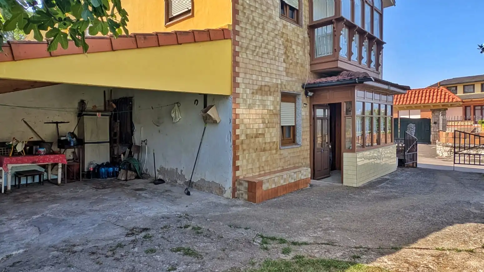 Vista exterior de Casa o chalet en venta en El Astillero   con Calefacción, Terraza y Balcón