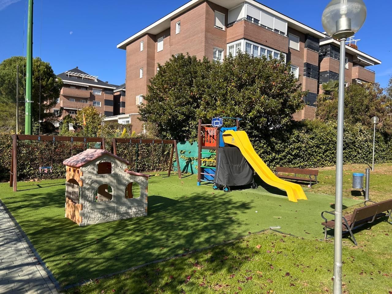 Exterior view of Flat for sale in Majadahonda  with Air Conditioner, Private garden and Terrace