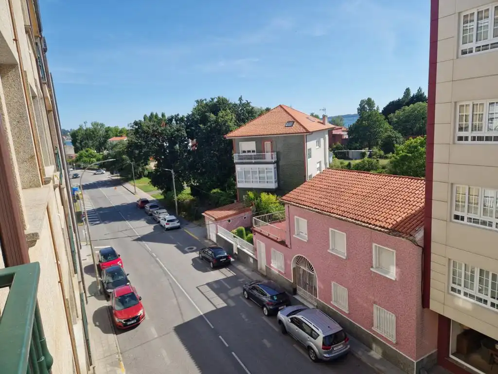Vista exterior de Piso en venta en Boiro con Calefacción, Parquet y Trastero