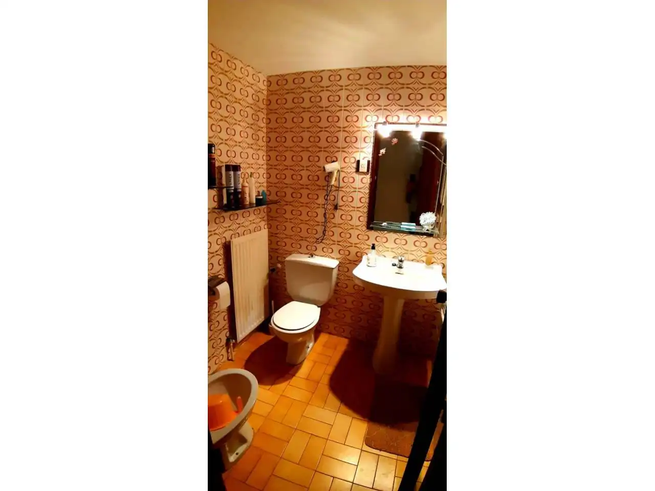 Baño de Piso en venta en Salou con Calefacción, Terraza y Amueblado