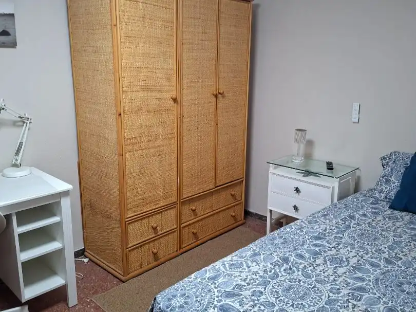 Bedroom of Flat for share in Reus  with Air Conditioner, Heating and Terrace