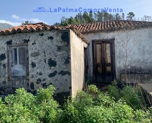 Vista exterior de Casa o xalet en venda en Tijarafe amb Jardí privat