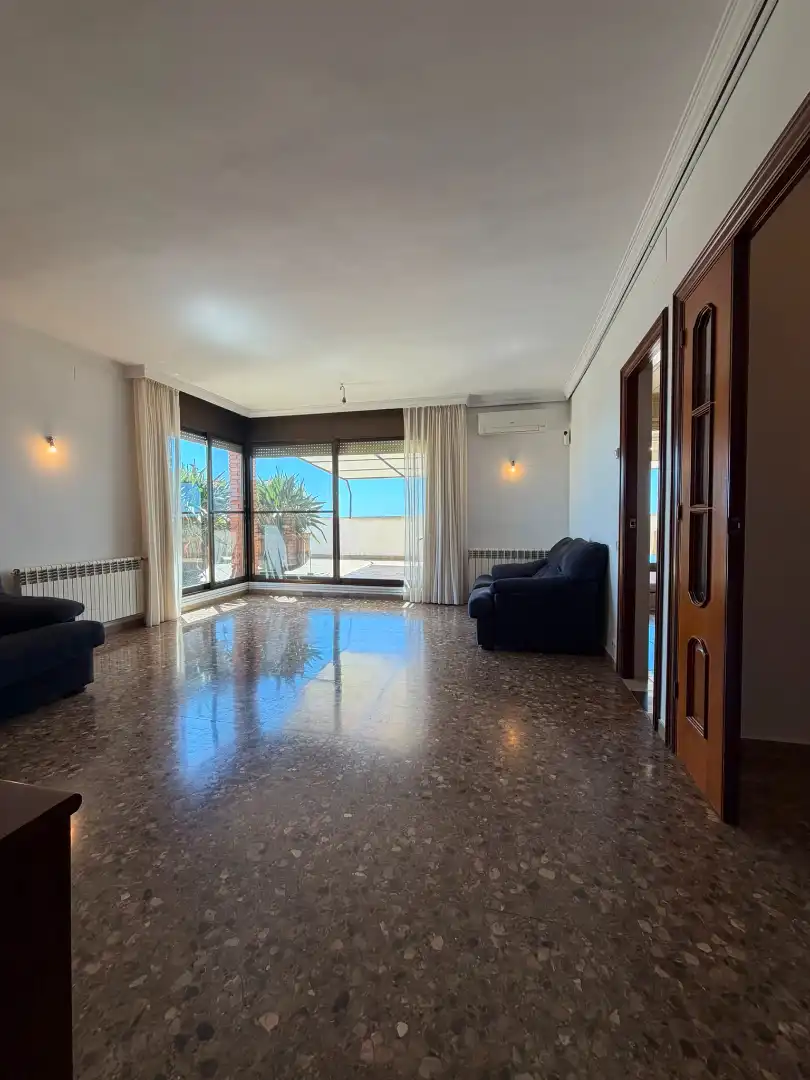Wohnzimmer von Dachboden zum Verkauf in Gavà mit Klimaanlage, Heizung und Terrasse
