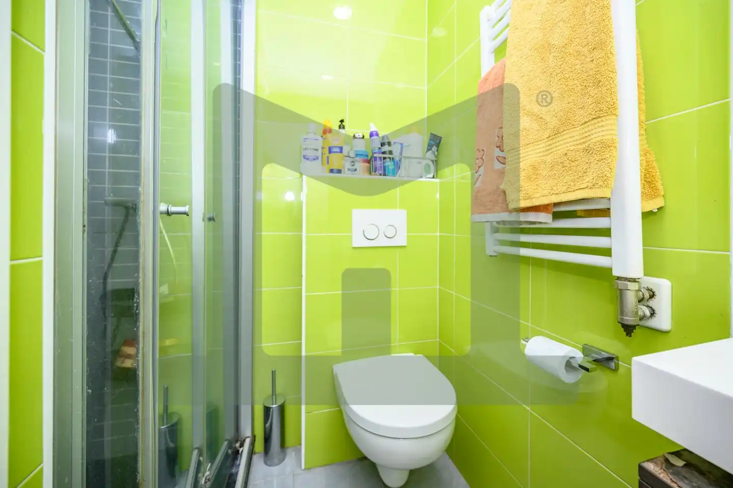 Badezimmer von Einfamilien-Reihenhaus zum Verkauf in Griñón mit Klimaanlage, Heizung und Privatgarten