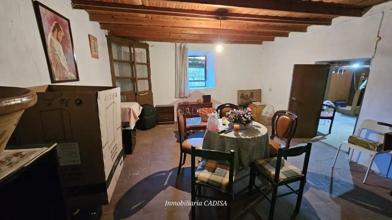 Casa o xalet en venda en Parada de Arriba amb Calefacció, Terrassa i Traster