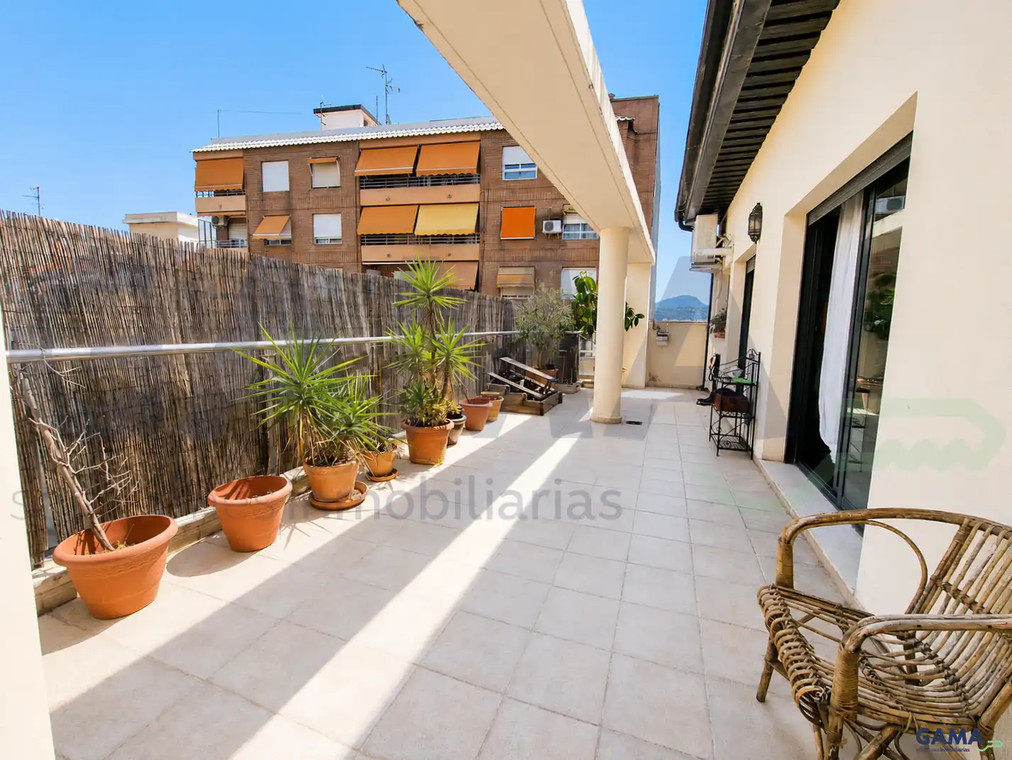 Terrasse von Dachboden zur Miete in Alzira mit Klimaanlage, Terrasse und Möbliert